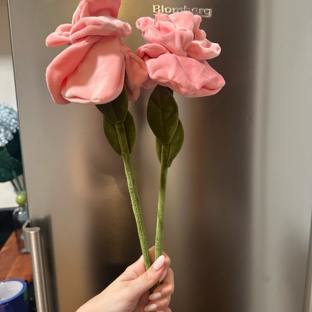 SET OF 2 cj Hendry plush pink flower 2025 - Picture 2 of 4